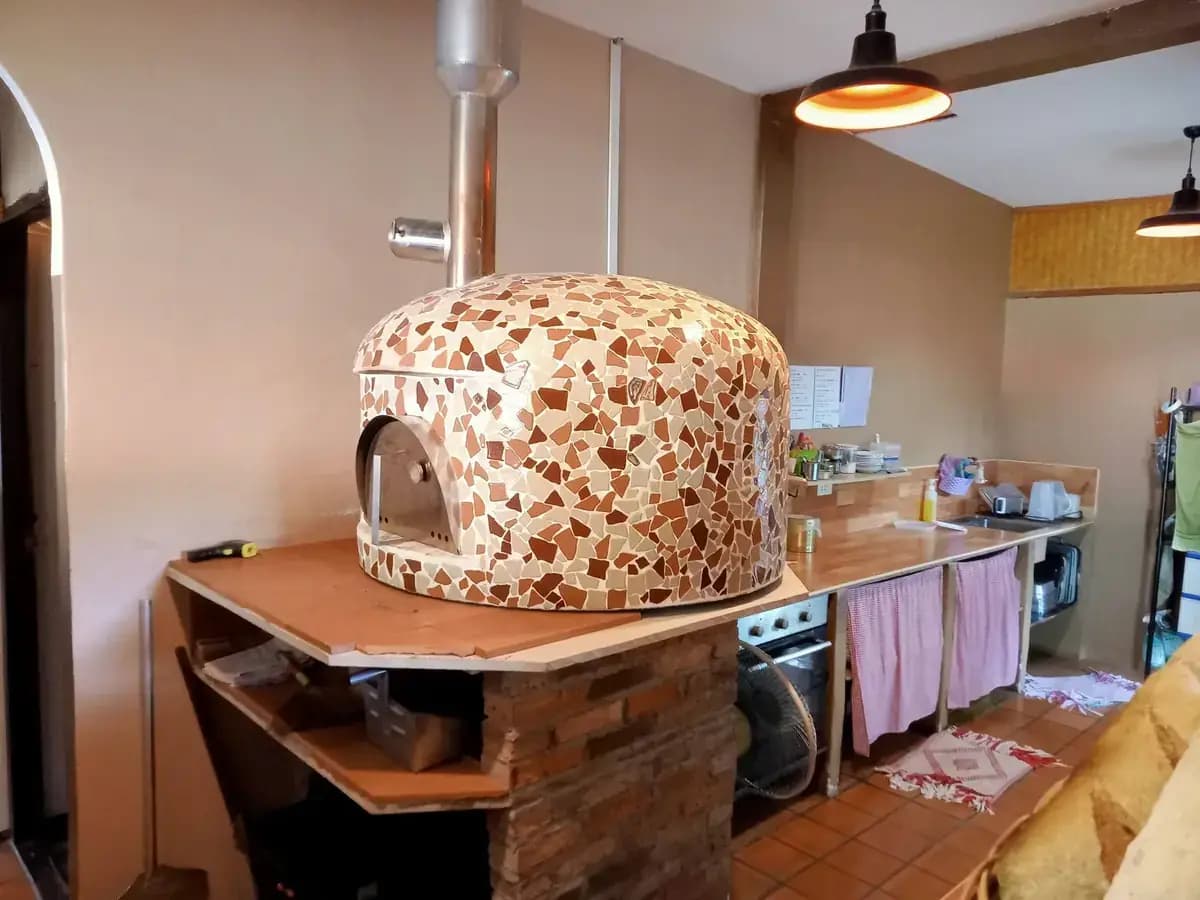 Holzofen-Pizza